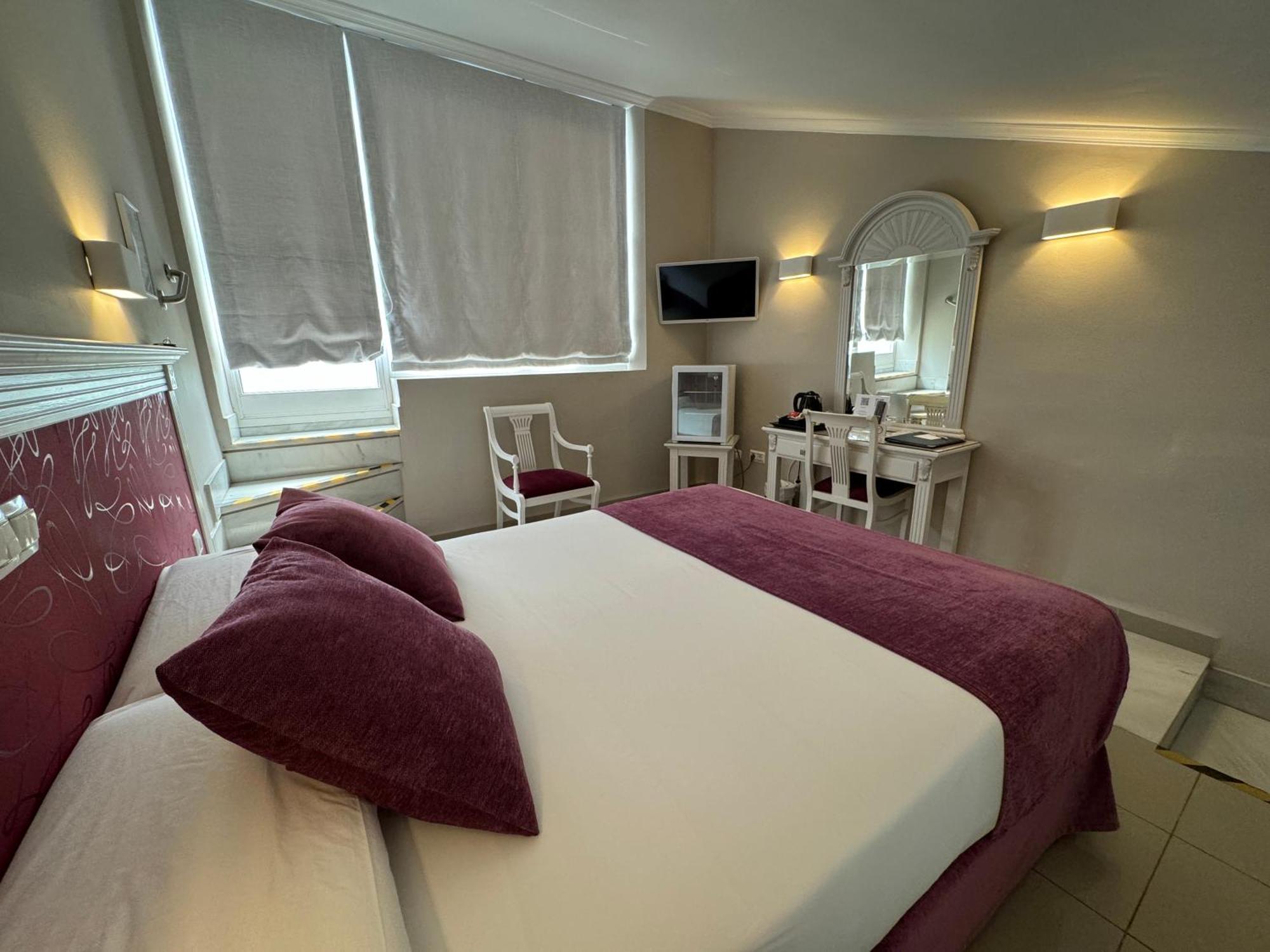 Plaza Cavana Hotell 3*