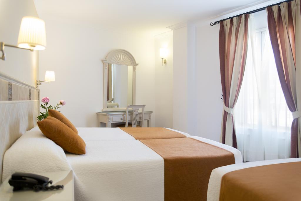 Hotell Plaza Cavana 3*